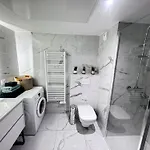 Lejlighed Luxueux Climatise Avec Piscine & Parking