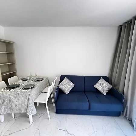 Luxueux Climatise Avec Piscine & Parking * サン・ローラン・デュ・ヴァール