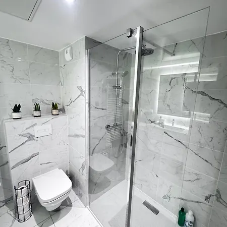 Apartman Luxueux Climatise Avec Piscine & Parking Saint-Laurent-du-Var