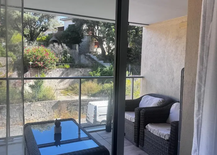 アパート Luxueux Climatise Avec Piscine & Parking サン・ローラン・デュ・ヴァール