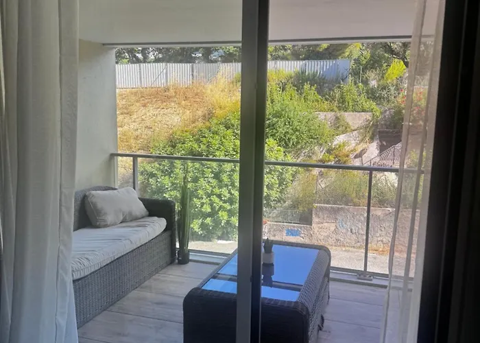 Luxueux Climatise Avec Piscine & Parking アパート サン・ローラン・デュ・ヴァール